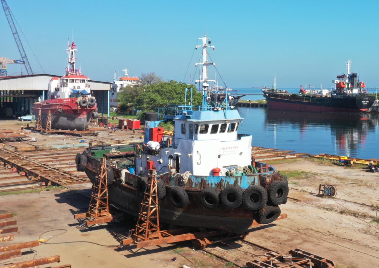 Docking repair TB. Yuheti Jaya - I milik PT Karya Anugerah Inma