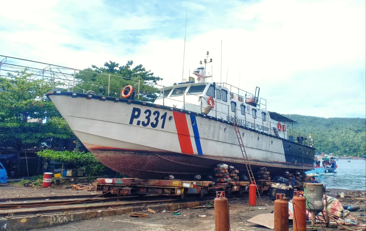 Docking repair kapal patroli KN.P. 331 milik Pangkalan PLP Kelas II Bitung