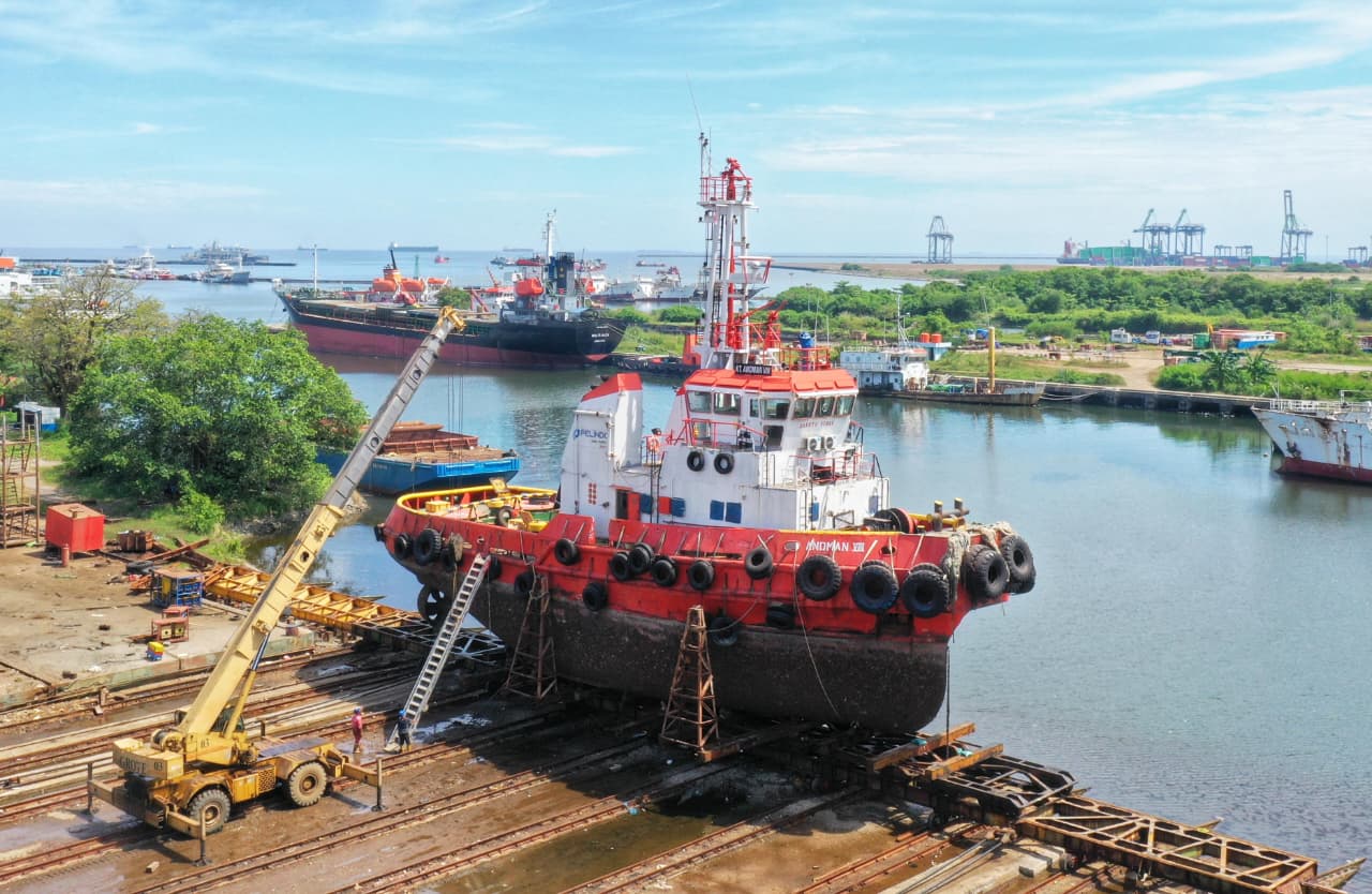 Docking repair kapal KT. Anoman VIII milik PT Pelindo Marine Service