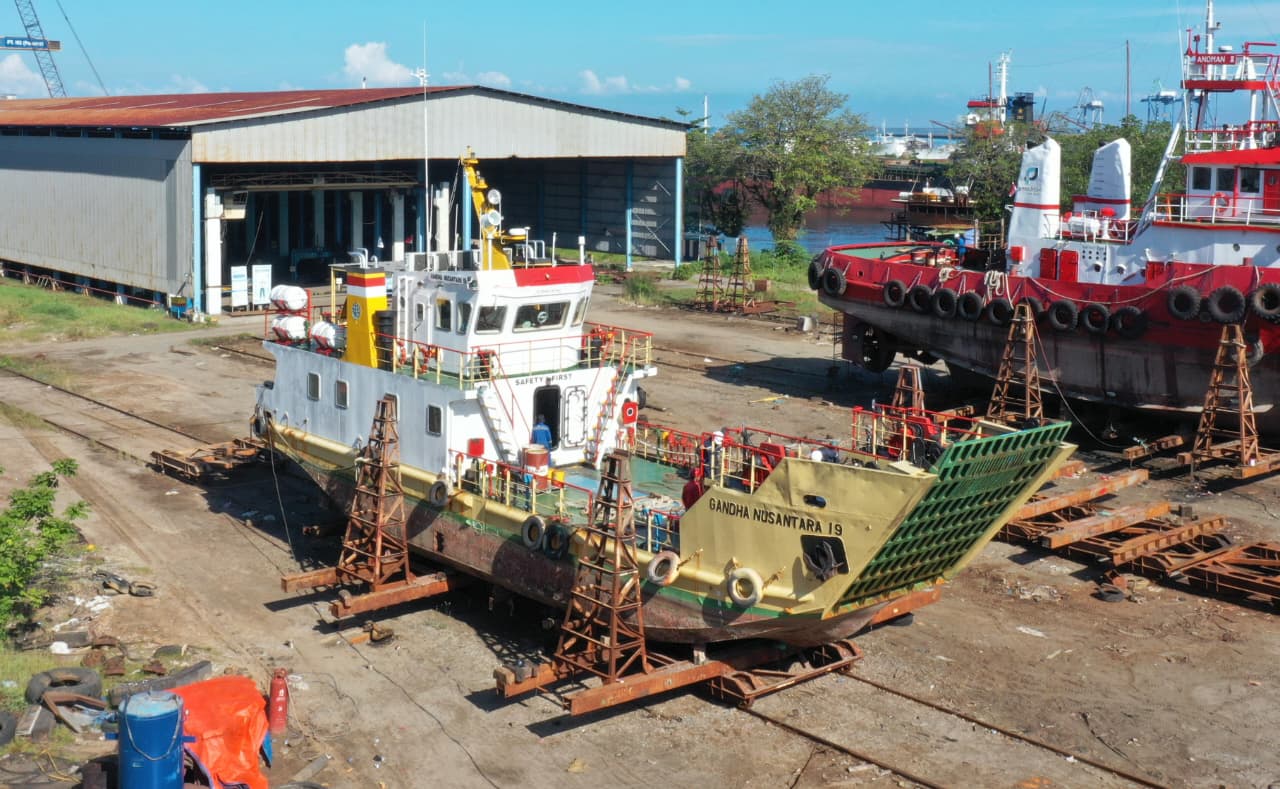 Docking repair KM Gandha Nusantara 19