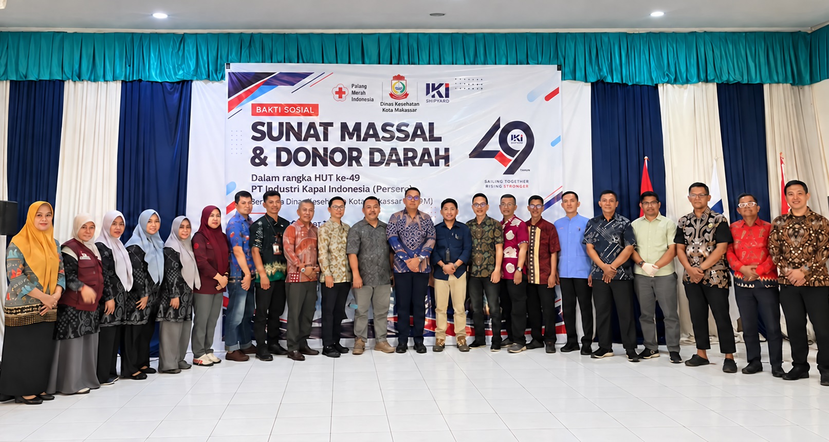 Sambut HUT ke-49 Bertema “Sailing Together, Rising Stronger”, PT IKI (Persero) Gelar Bakti Sosial Sunatan Massal dan Donor Darah