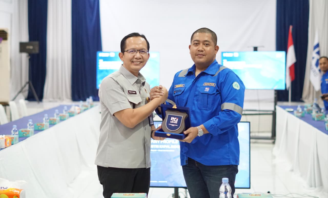 Kunjungan Kerja Tim Dewan Badan Pertahanan Nasional ke PT Industri Kapal Indonesia (Persero)